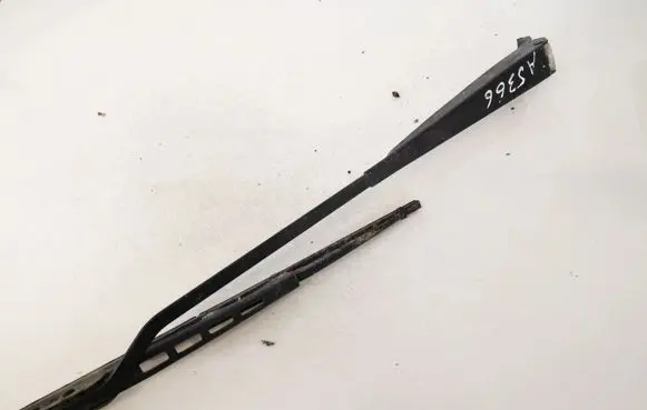 Nissan Navara D22 Front wiper blade arm
