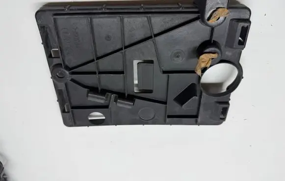 Chevrolet Corvette C7 Engine control unit holder 23130710