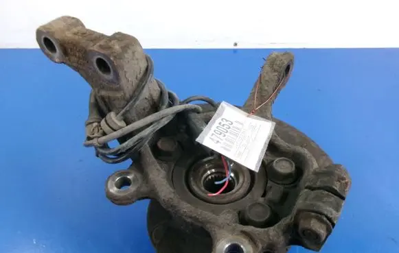 Nissan Tiida C11 Front wheel hub spindle knuckle