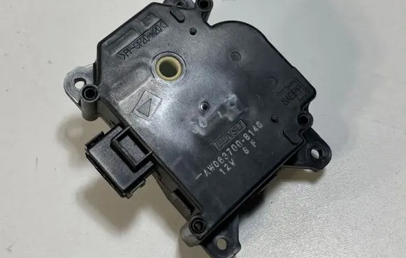 Cadillac SRX Air flap motor/actuator AW0637008140