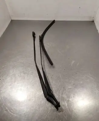 Peugeot 5008 Front wiper blade arm