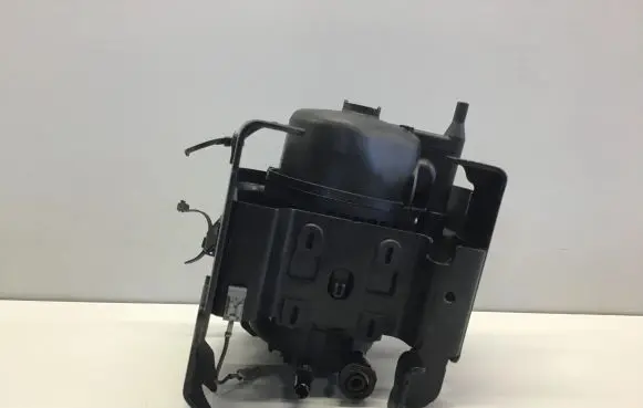 Land Rover Evoque II Fuel filter M8D29D202AF