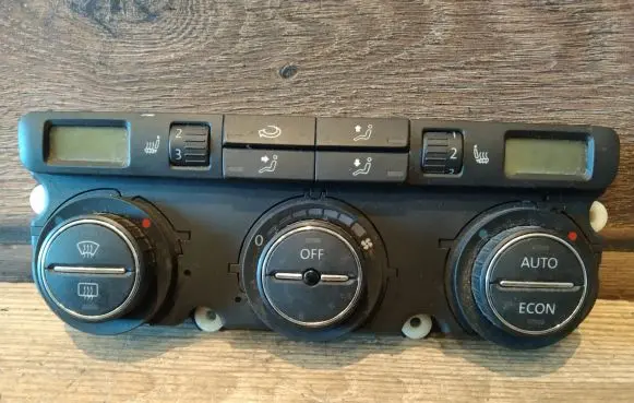 Volkswagen Golf V Climate control unit