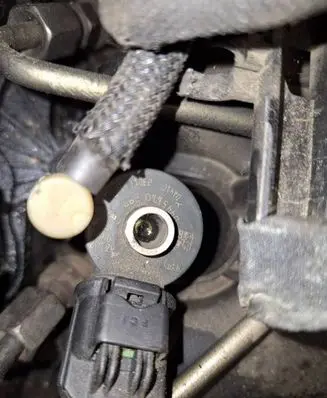 Citroen C4 I Fuel injector 0445110297