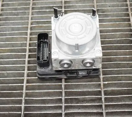 BMW M3 F80 ABS Pump 7852637 10091608823