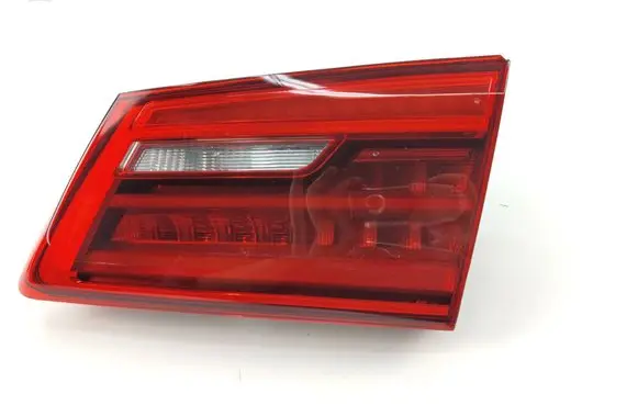 Tailgate rear/tail lights