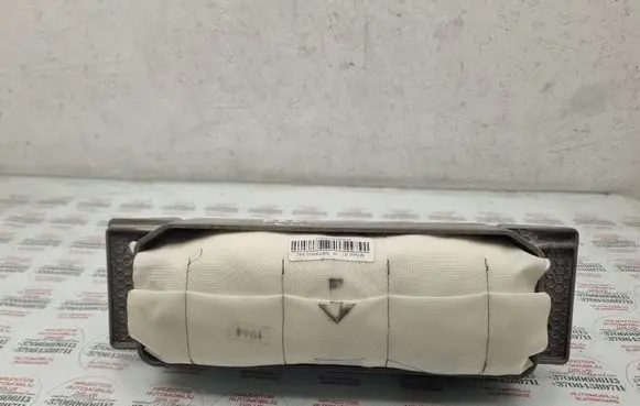 Passenger airbag