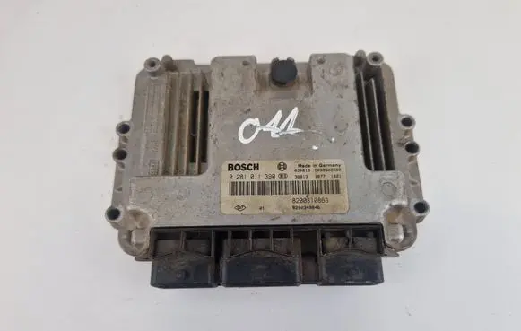 Renault Megane II Engine control unit/module 8200310863 0281011390