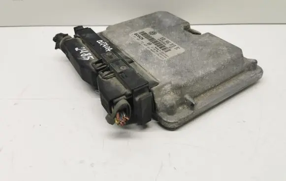 Skoda Octavia Mk1 (1U) Engine control unit/module 038906018BC 0281001755 270298