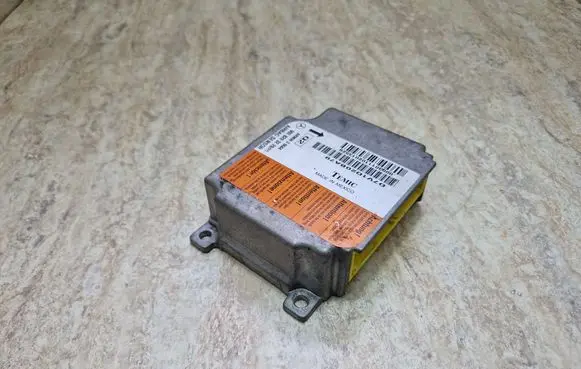 Mercedes-Benz E W210 Airbag control unit/module 0028203226 D7V1D20BA79 30684