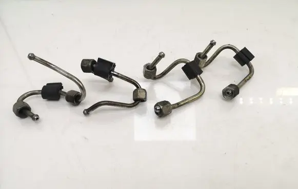 Skoda Octavia Mk2 (1Z) Fuel injector supply line/pipe 