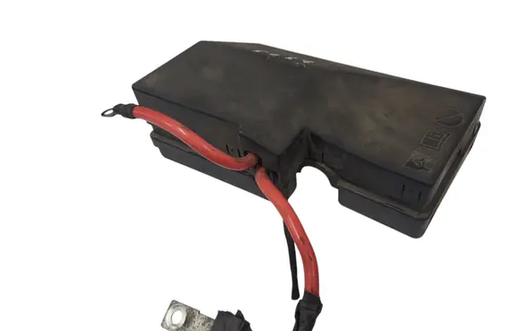 Volvo V40 Fuse box cover 