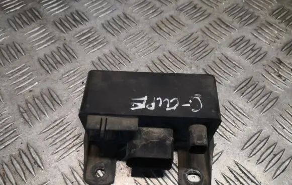 Mercedes-Benz C W203 Glow plug pre-heat relay 0255452832 A0255452832