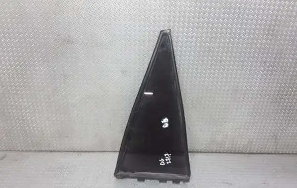 Toyota Corolla Verso E121 Rear vent window glass 