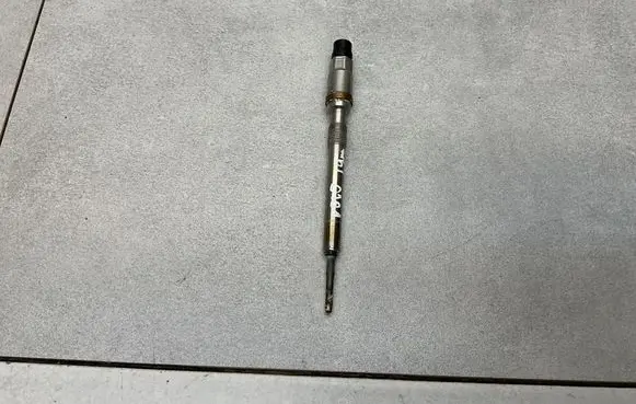 Volkswagen Polo VI Glow plug 03L905061H