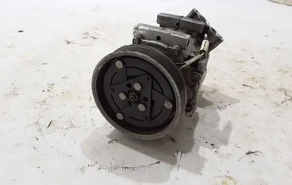 Dacia Duster Air conditioning (A/C) compressor (pump) 926006229R