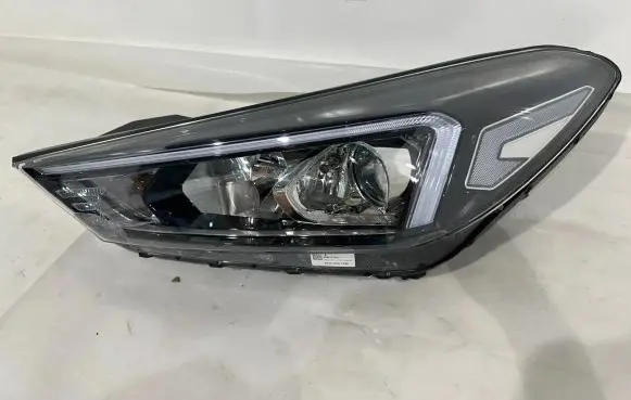 Hyundai Tucson LM Headlight/headlamp D792121A30 005540