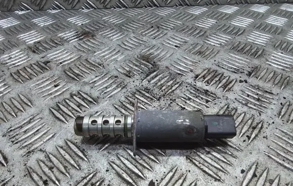 Volkswagen PASSAT B6 Valve oil control 06F109257B