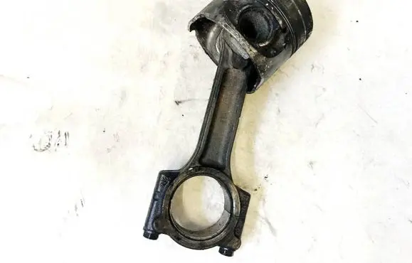 Renault Megane III Piston with connecting rod