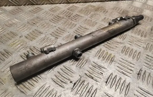 Mercedes-Benz CLK A209 C209 Fuel main line pipe 6420700695 0041536728