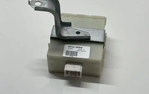 Toyota Yaris Door control unit/module 897410D020 73673212