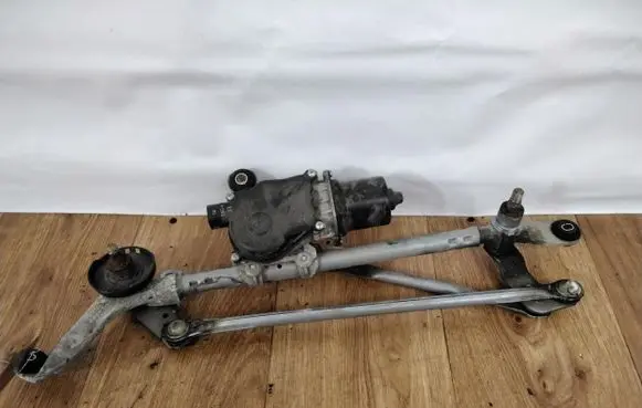 Nissan Leaf I (ZE0) Front wiper linkage and motor