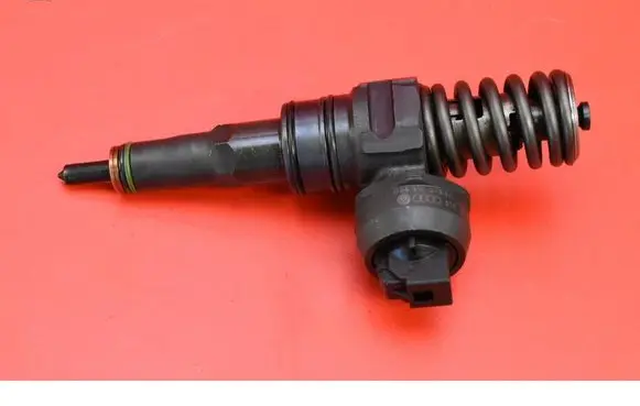 Volkswagen Touran I Fuel injector 038130073AG