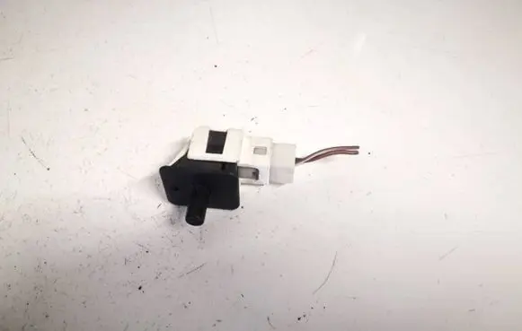 Mercedes-Benz CLS C219 Front door sensor 2028209410