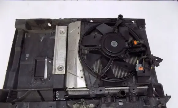 Peugeot 207 A/C cooling radiator (condenser) 9683036480