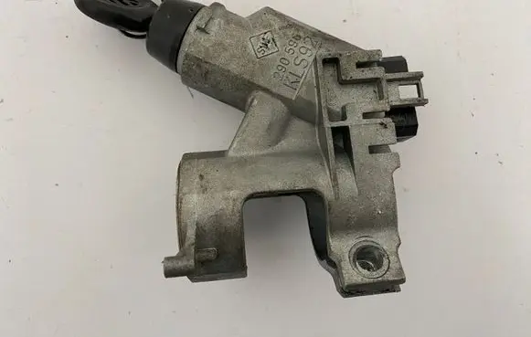 Volkswagen Golf III Ignition lock 357905851