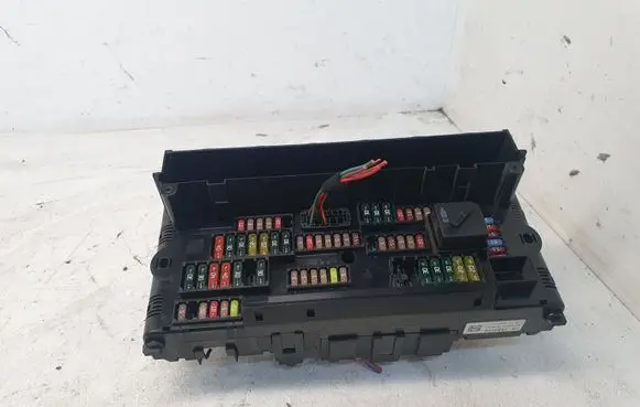 BMW 7 F01 F02 F03 F04 Fuse module 921086101