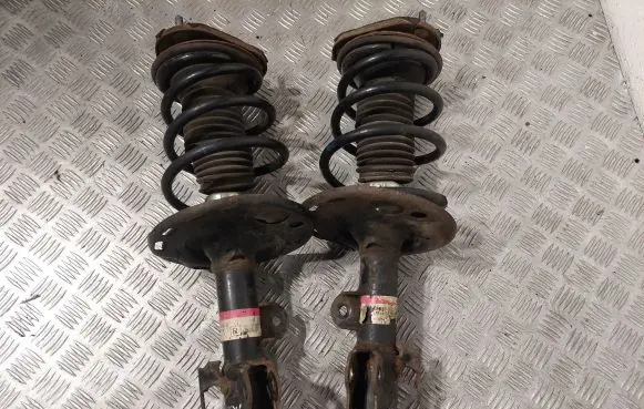 Toyota Avensis T270 Front shock absorber with coil spring 4851005370 4852005370 4851009V40