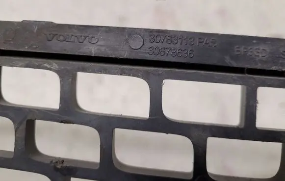 Volvo V60 Front bumper lower grill 30763113 30678636