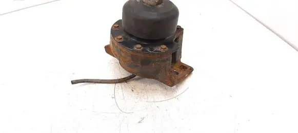 Nissan Navara D40 Engine mount bracket
