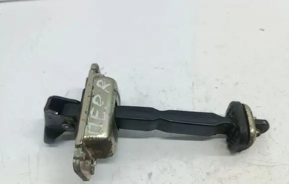 Chevrolet Lacetti Front door check strap stopper