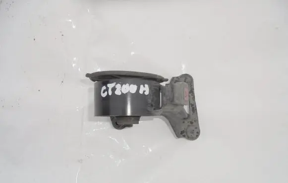 Lexus CT 200H Engine mount bracket