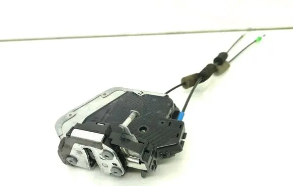 Lexus IS 220D-250-350 Rear door lock 7B2204 A046693