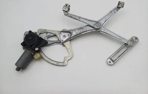 Mercedes-Benz E W210 Front door window regulator with motor 0130821708