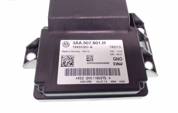 Volkswagen PASSAT CC Hand brake control module 3AA907801H