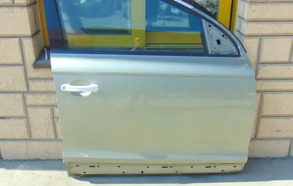 Audi Q7 4L Front door
