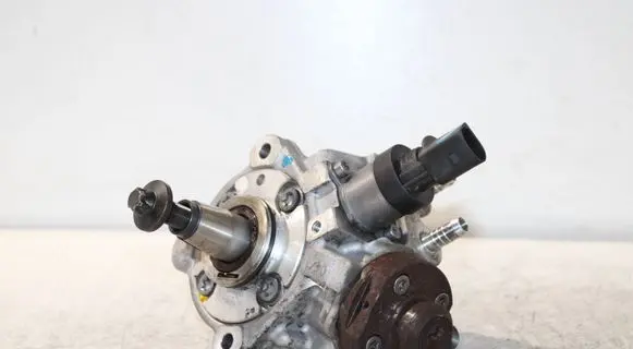 BMW 3 E90 E91 Fuel injection high pressure pump 0445010580