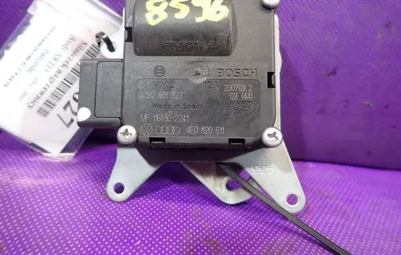 Audi A8 S8 D3 4E A/C air flow flap actuator/motor 0132801323