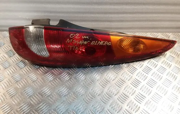 Nissan Almera Tino Rear/tail lights