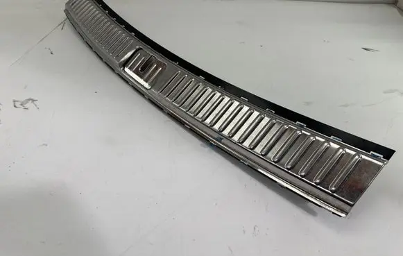 Volkswagen Touareg II Trunk/boot sill cover protection 7P0863459