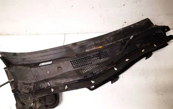 Mazda 6 Wiper trim ghp9507p1