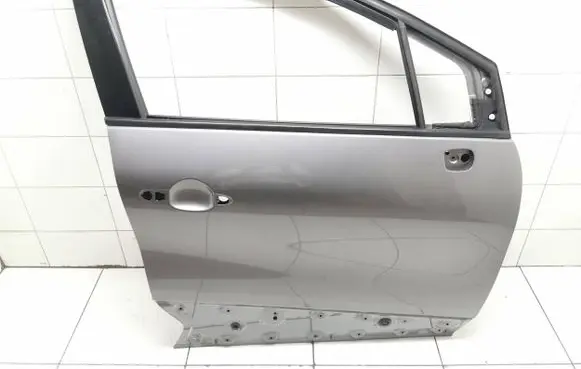 Renault Captur Front door 801107177r