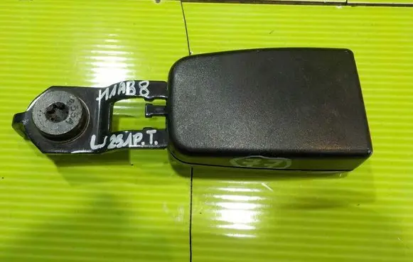 Mercedes-Benz R W251 Front seatbelt A2518601269 11AB8