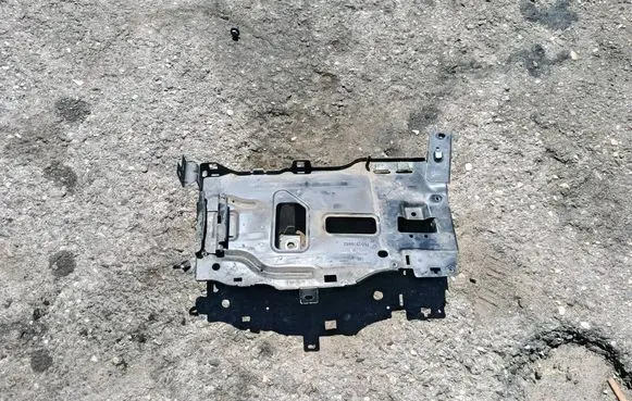 Citroen C4 II Picasso Battery tray 967501928001 7501938002 18613