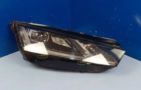 Skoda Octavia Mk4 Headlight/headlamp 5E4941016A 030111823400