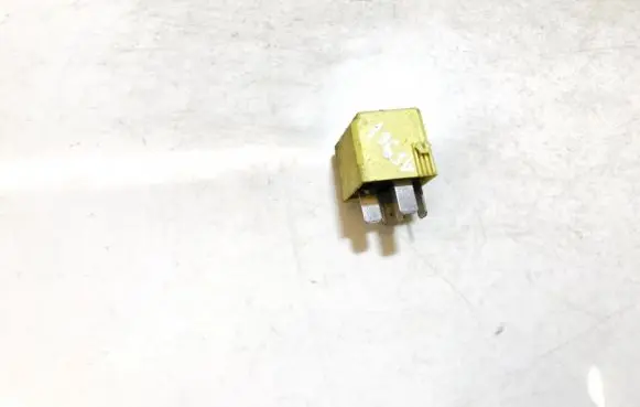 Mercedes-Benz C W203 Other relay a0025421419 4rd00779400